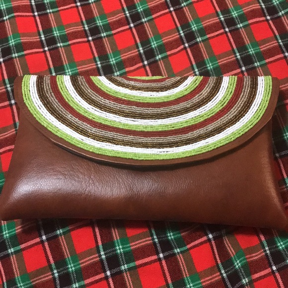 Crescent shape bead clutch bag - Picture 4 of 5